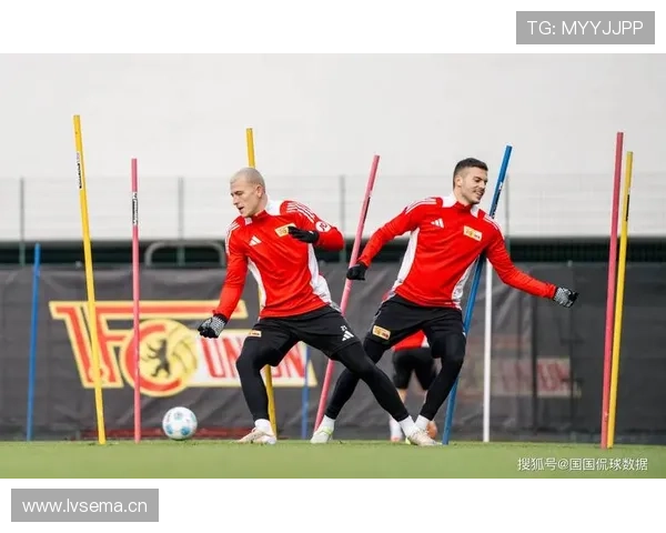 德甲最新赛季焦点战分析及豪门球队排名走势揭秘 德甲最新赛季焦点战分析及豪门球队排名走势揭秘