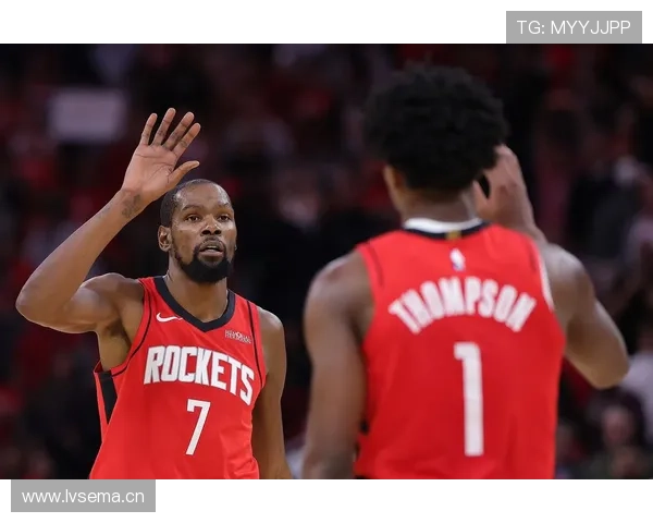 NBA最新动态分析 深度解析球队交易趋势与球员表现变化 - 副本